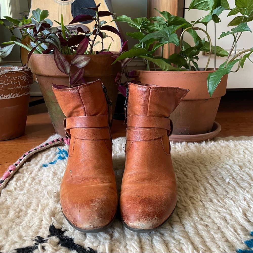 MJUS Boots